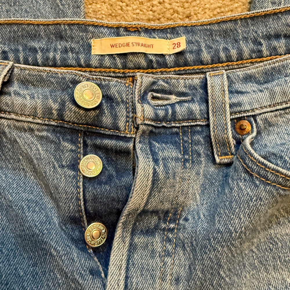 Levi wedgie straight leg jeans